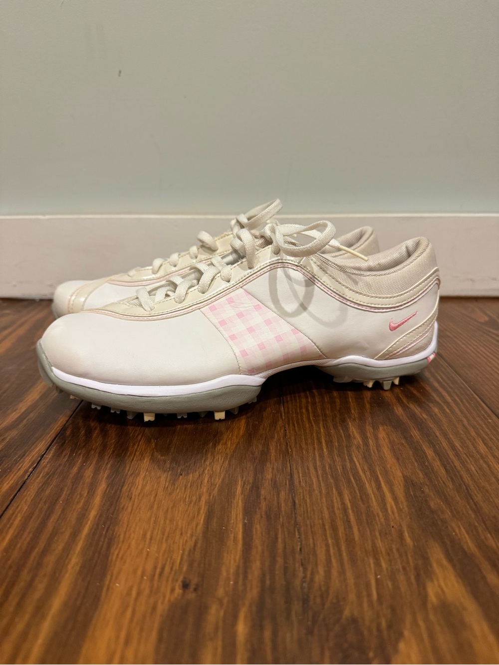 Nike Women's Cream and Pink Golf Sneakers
